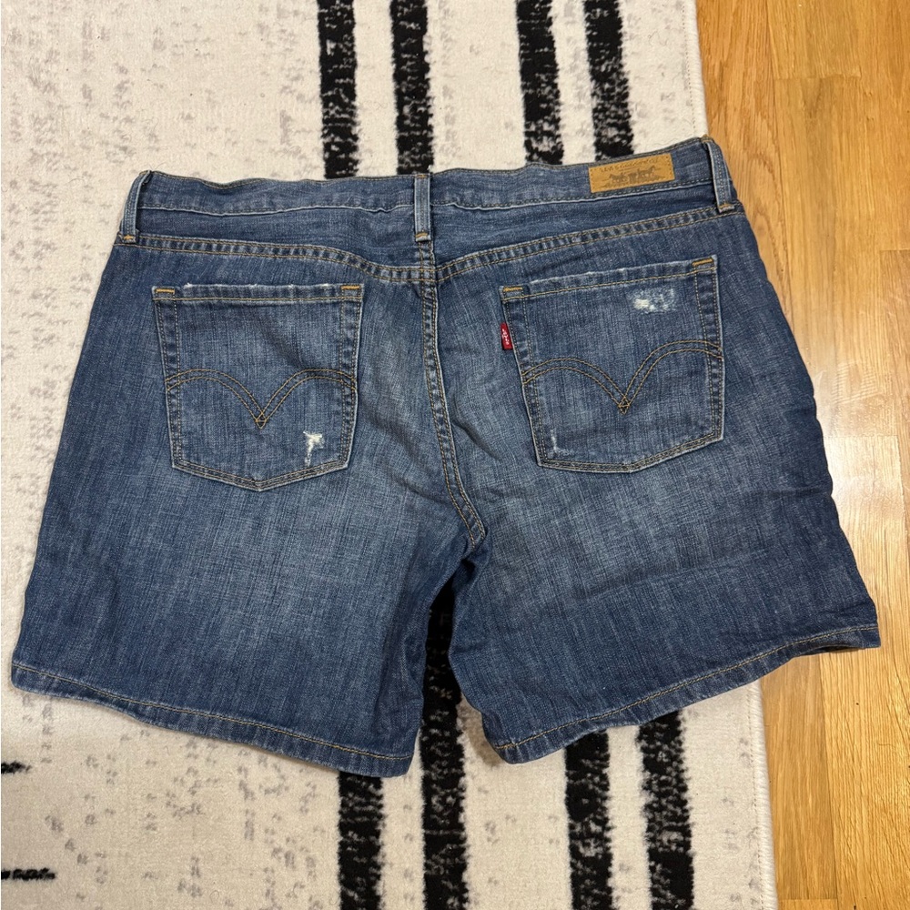 Levi's petite Blue Boyfriend Jeans - Picture 2 of 5